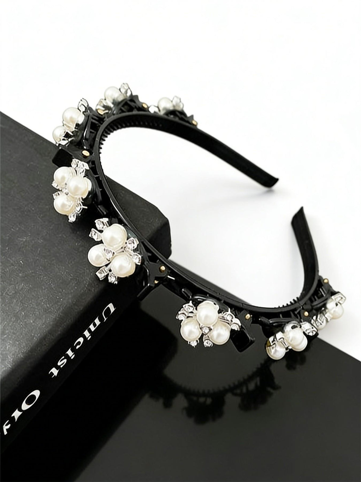 Built-In Clip Styling Headband